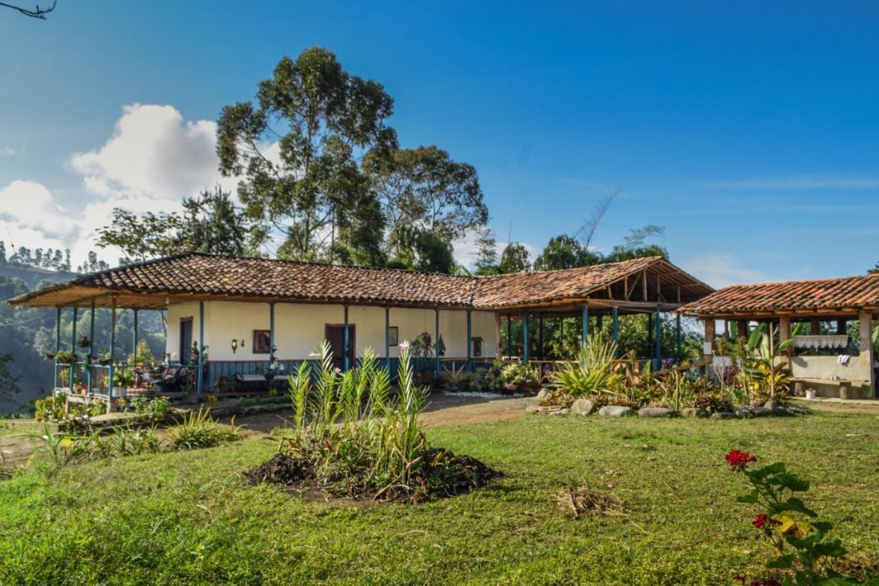 Hostal Rural La Montana Alquiyapura Salento Exterior foto